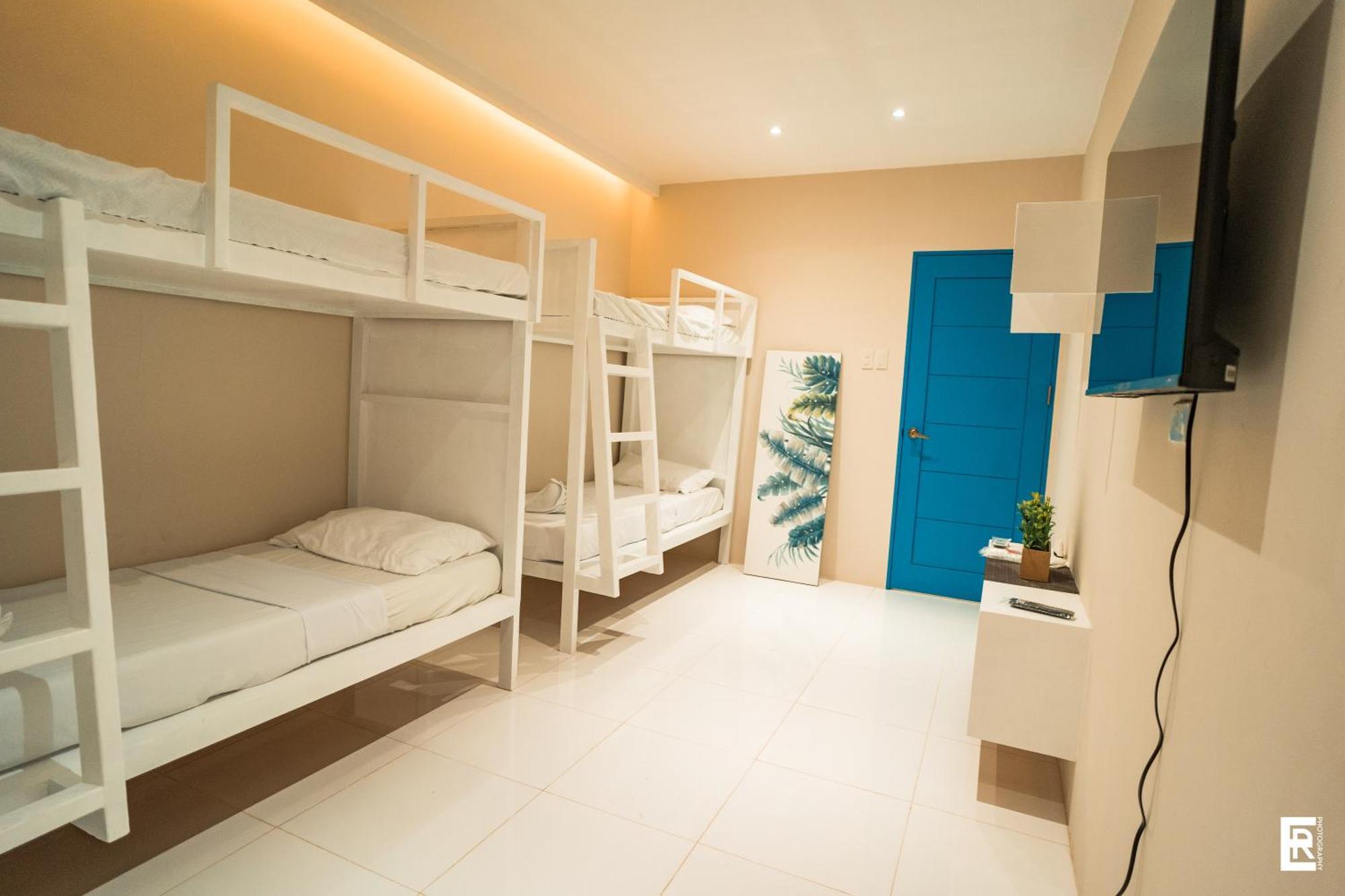 Bernese Resort Hotel Powered By Cocotel Ligao Chambre photo